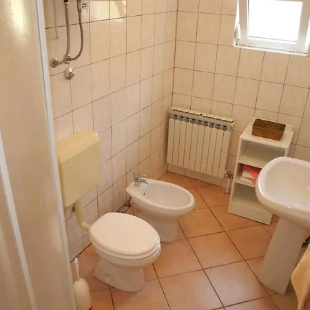 Appartamento In 34007 *